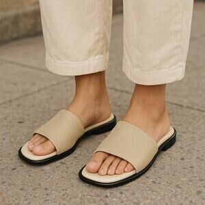 NWOT ~ MOOTSIES TOOTSIES Beige Slides Summer Sandals ~ Women's Size 9 M